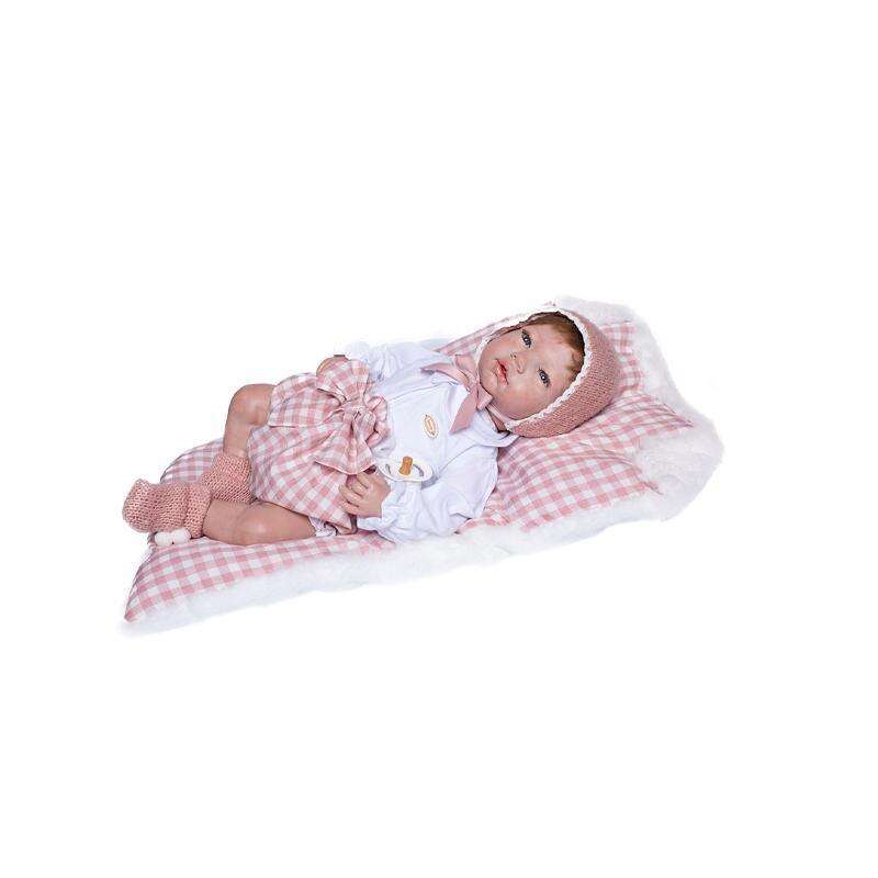 Papusa bebe realist Reborn Raquel roscata, cu salteluta roz in carouri, 46 cm, Guca